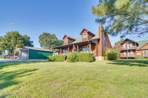 Vian House | Incredible Log Home: 1 Mile From Lake Tenkiller