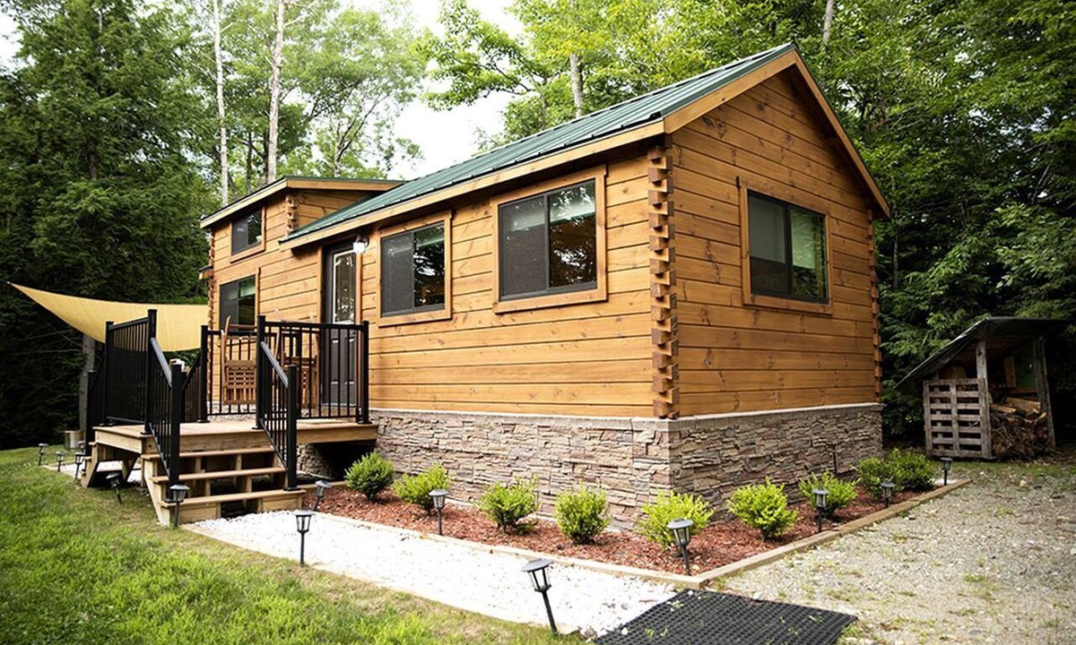 Bath Cabin | Incredible Modern Tiny Log Cabin near the Ammonoosuc River for a Romantic Getaway in New Hampshire