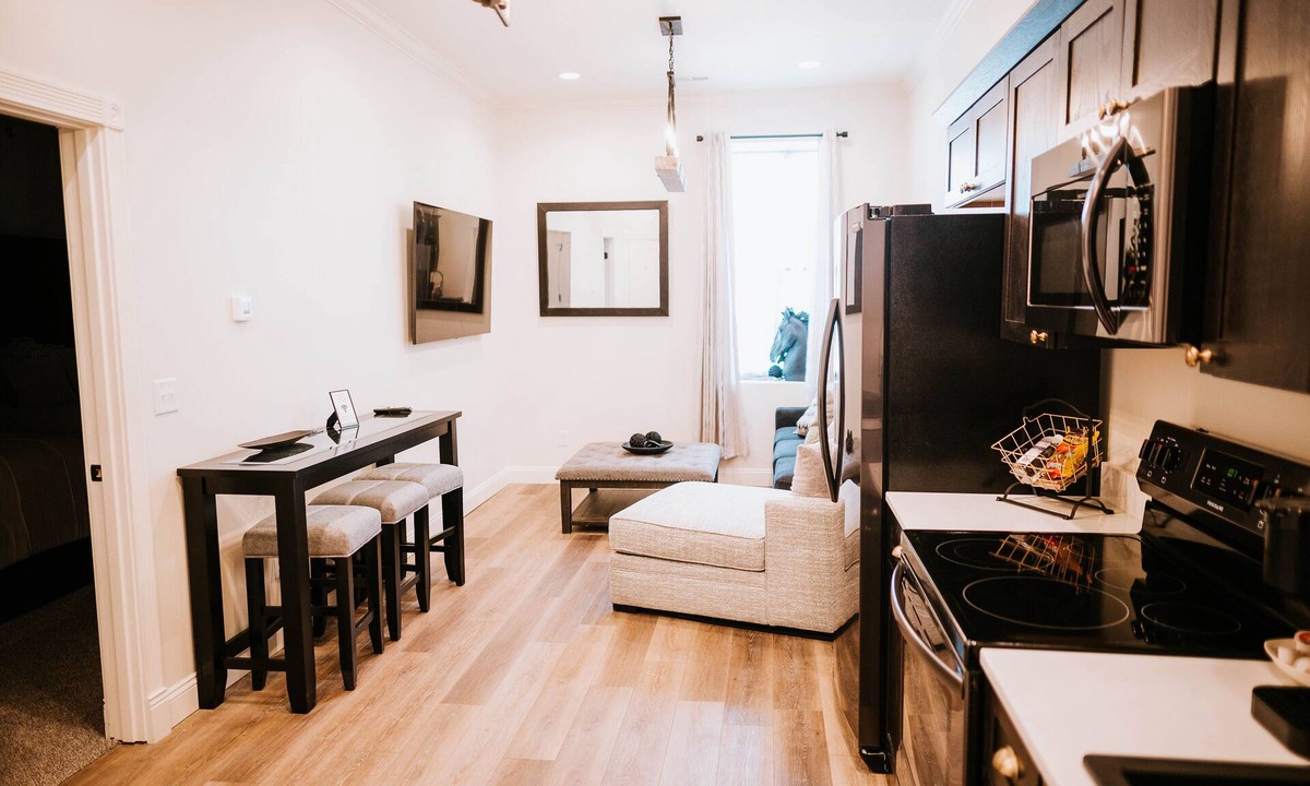 Le Mars Bed & Breakfast | Inn On Central