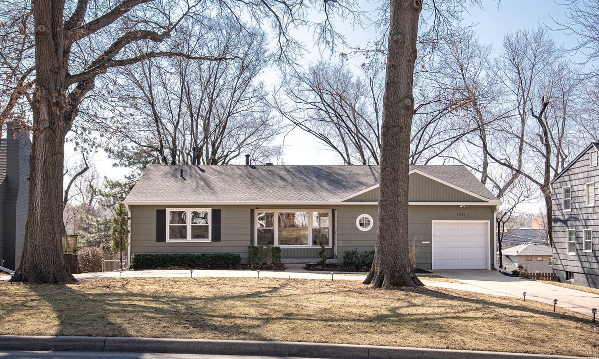 Roeland Park House | Inviting and Centrally Located Home in Kansas City