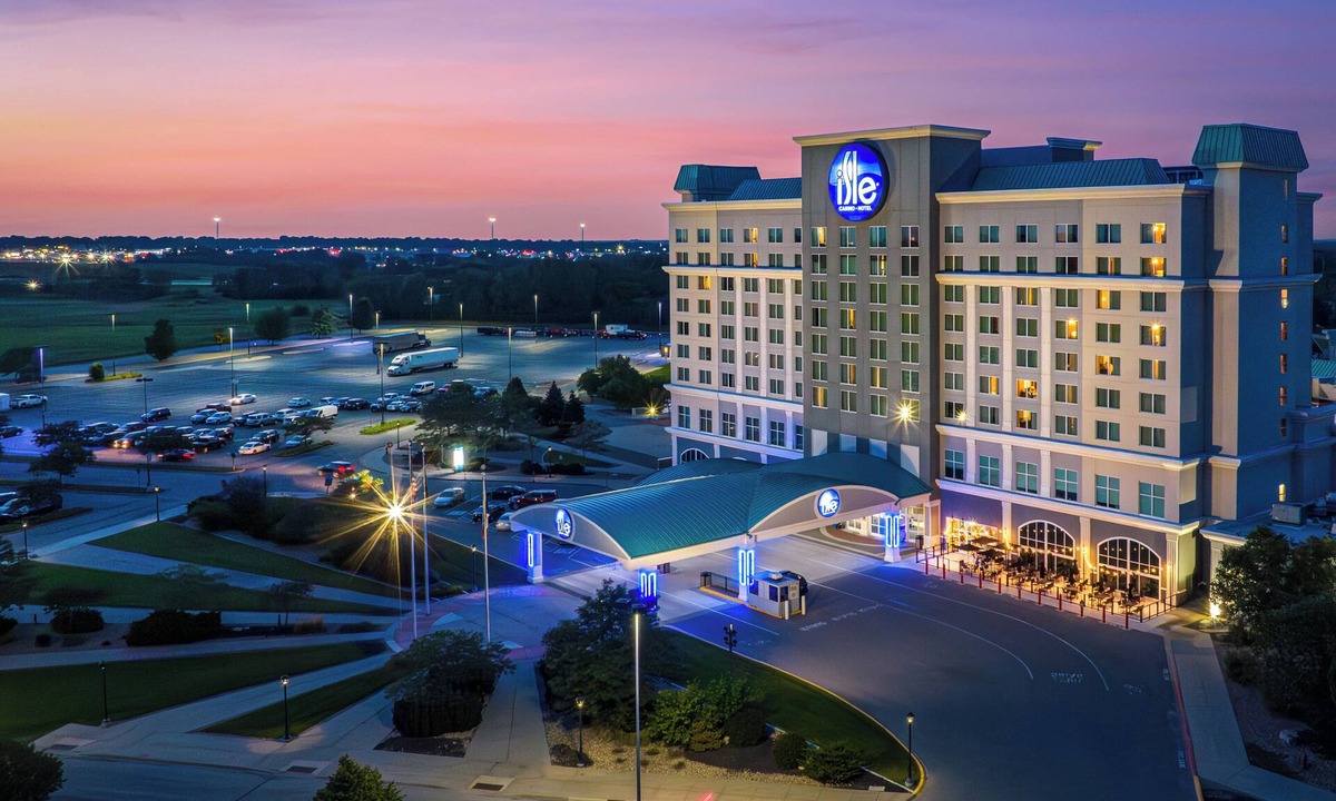 Washburn Hotel | Isle Casino Hotel Waterloo - A Caesars Rewards Destination
