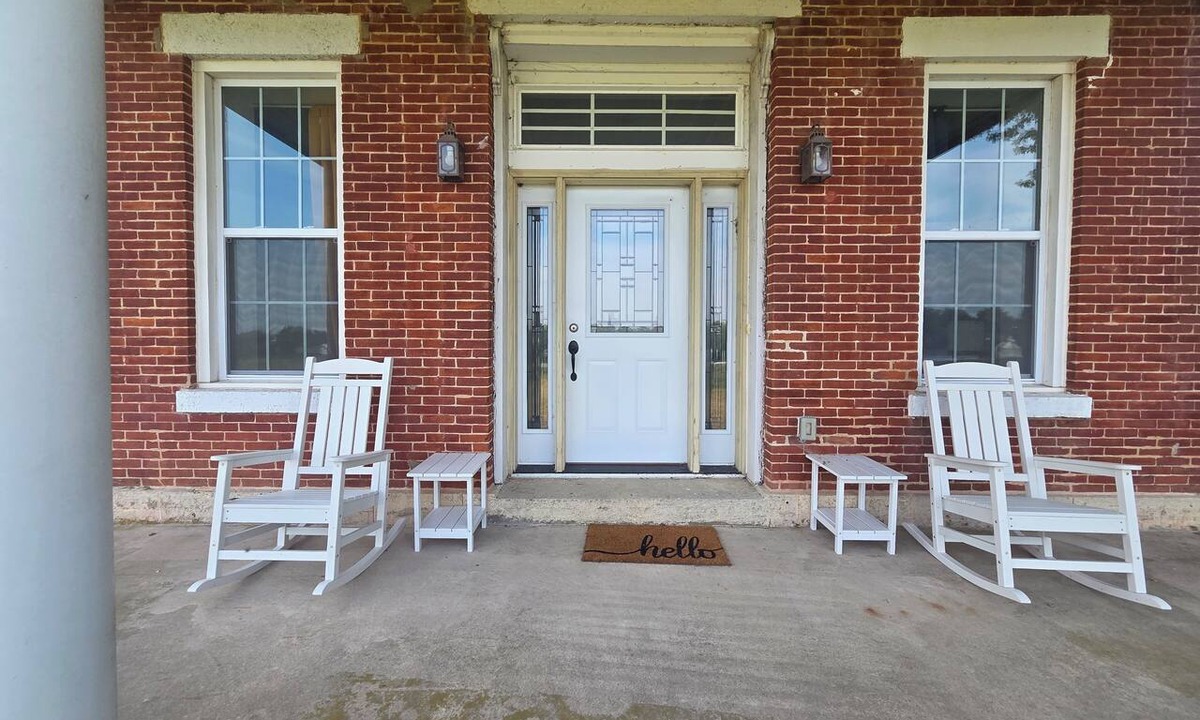 Langworthy Condo | It's a Brick.House - Family sized condo right outside beautiful Cascade!
