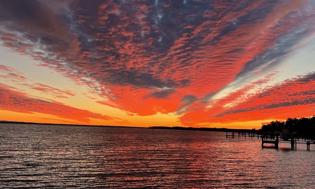 Minnesott Beach Cottage | Jasmine Cottage is the perfect setting with breathtaking views!