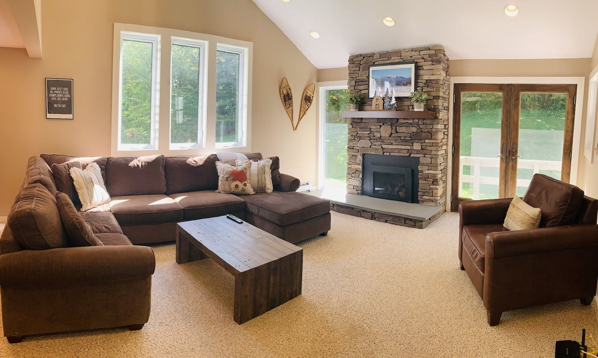 North Troy House | Jay Peak 3 Bedroom Trailside condo. Closest walk to ice rink and water park!