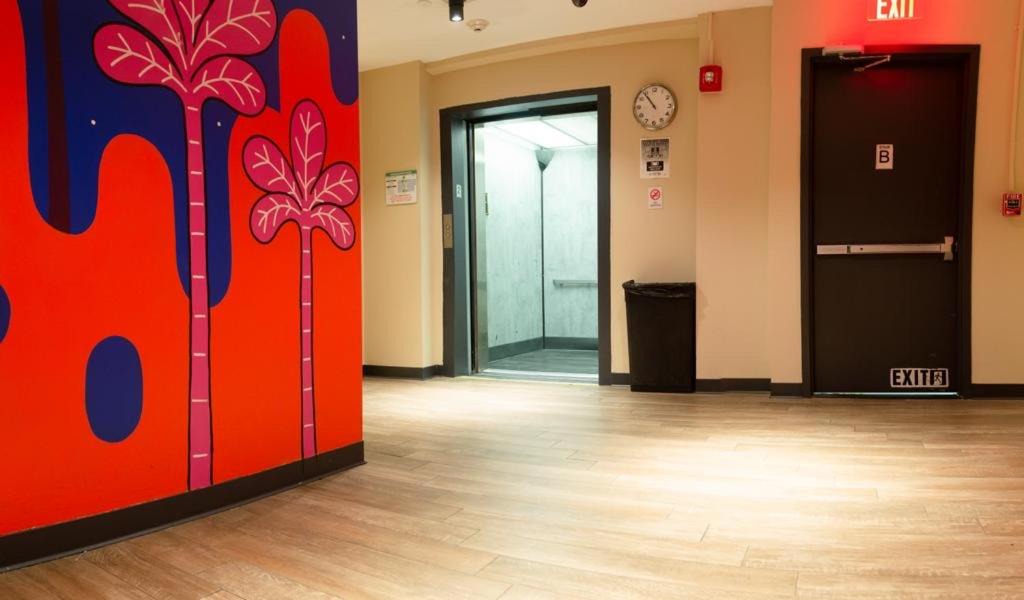 Central Park South Hostel | Jazz on Columbus Circle Hostel