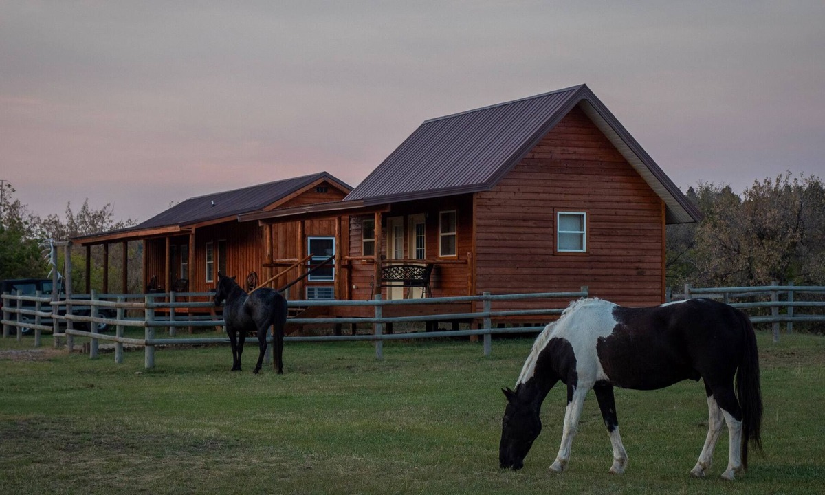 Moorcroft Cabin | Kara Creek Ranch - Double Bed Cabin with Kitchen #7