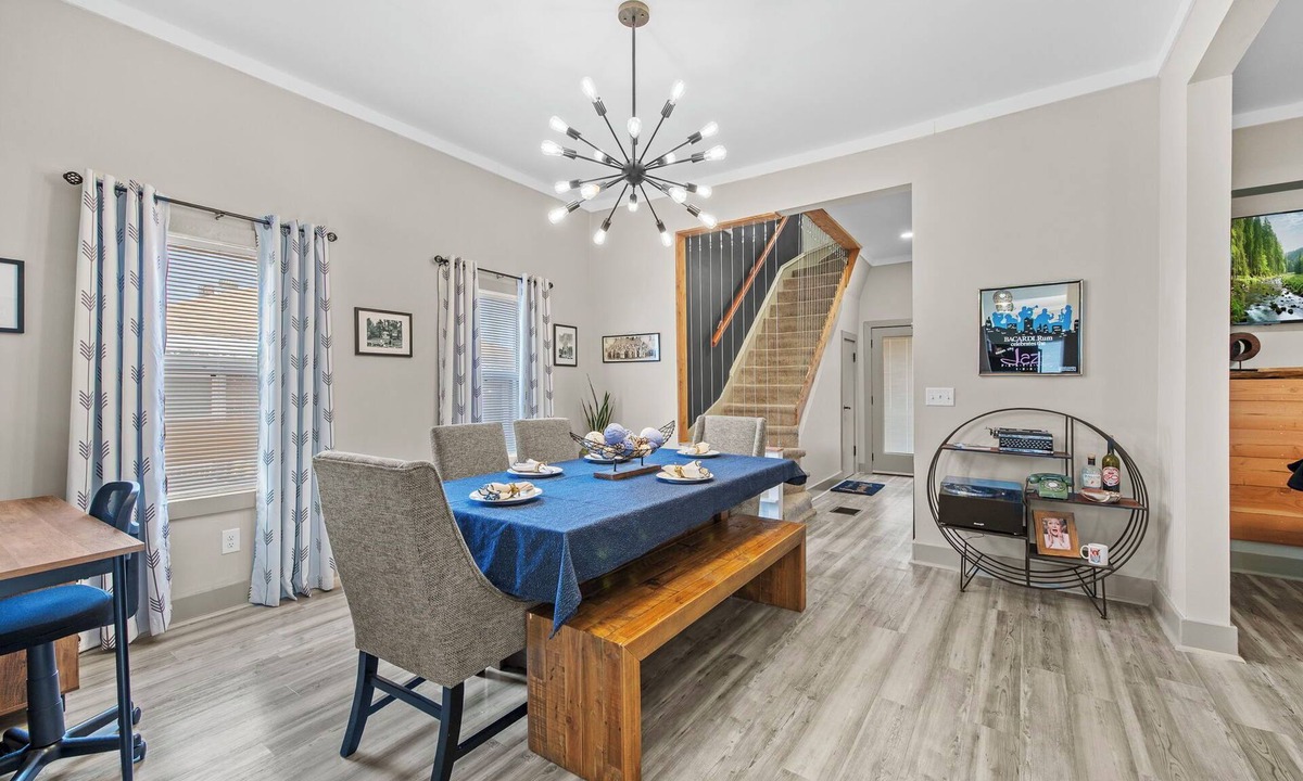 Pendleton Heights House | KC Spacious Retreat 4BR 3BA 3 Kings Near Chiefs & Downtown