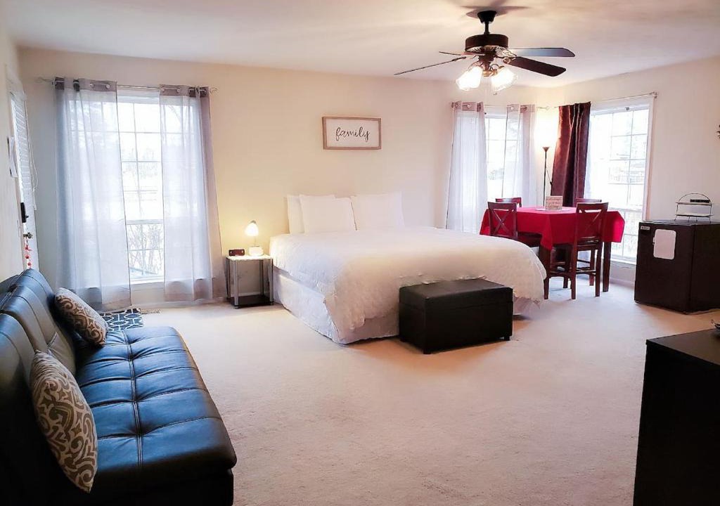 Deep Creek South Apartment | King Guest Suite - A TOGAR Vacation Rental