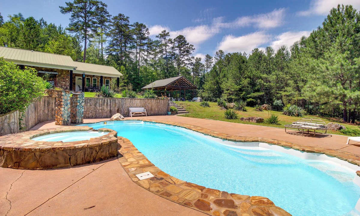 Mount Berry Cottage | Kingston Home w/Shared Pool - 23 Mi to Lakepoint!