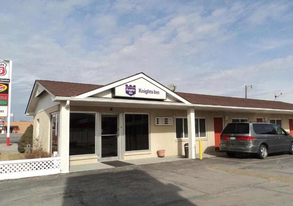 Ottawa Hotel | Knights Inn Ottawa