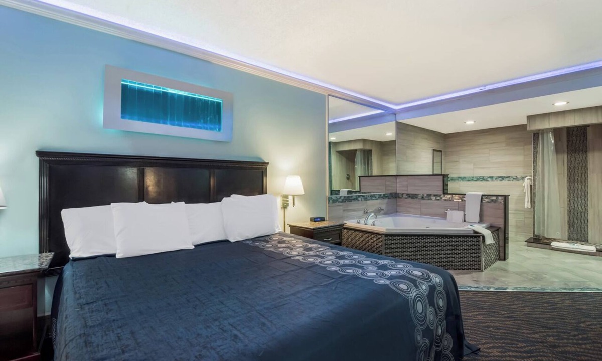 Ogontz Campus Hotel | Knights Inn Philadelphia