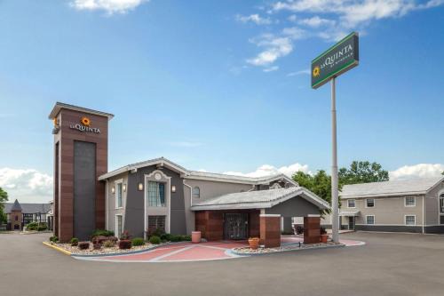 North Central Omaha Hotel | La Quinta Inn by Wyndham Omaha West