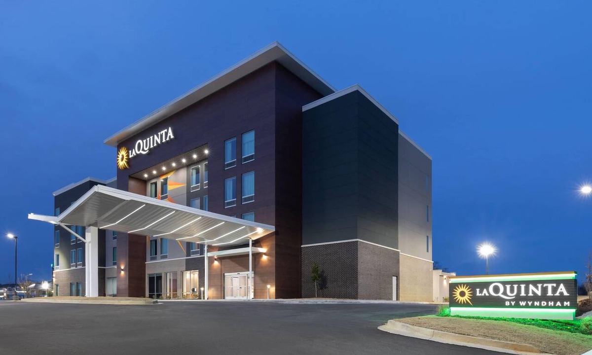 Athens Hotel | La Quinta Inn & Suites by Wyndham Athens I-65