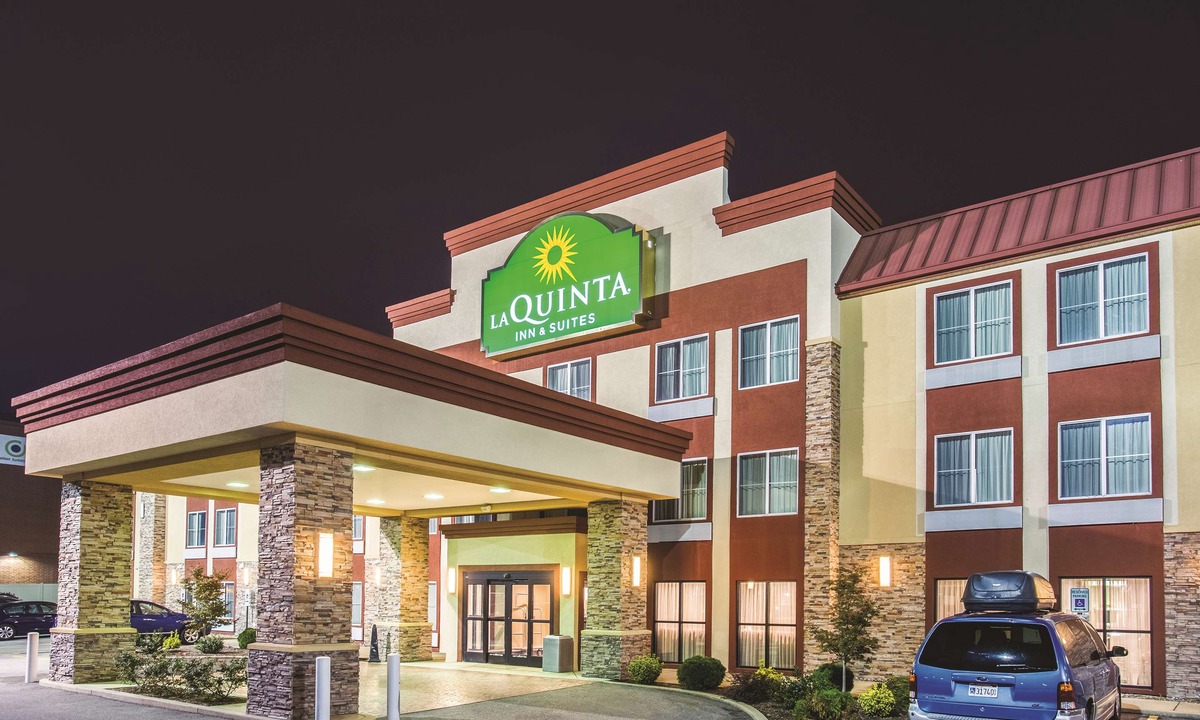 O'Fallon Hotel | La Quinta Inn & Suites by Wyndham O'Fallon, IL - St. Louis