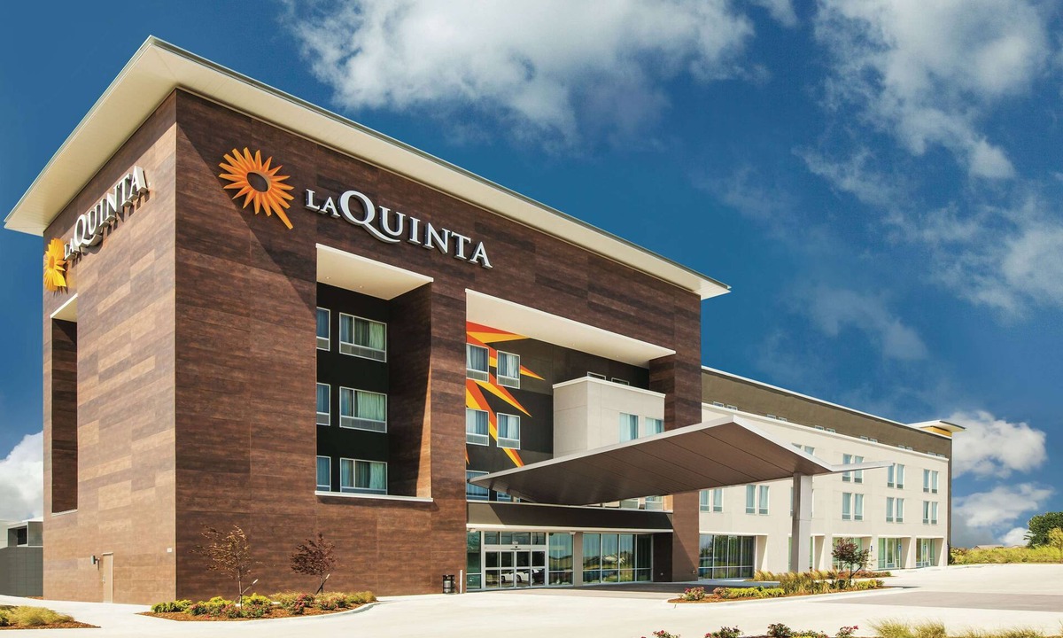 Greenwich Hotel | La Quinta Inn & Suites by Wyndham Wichita Northeast