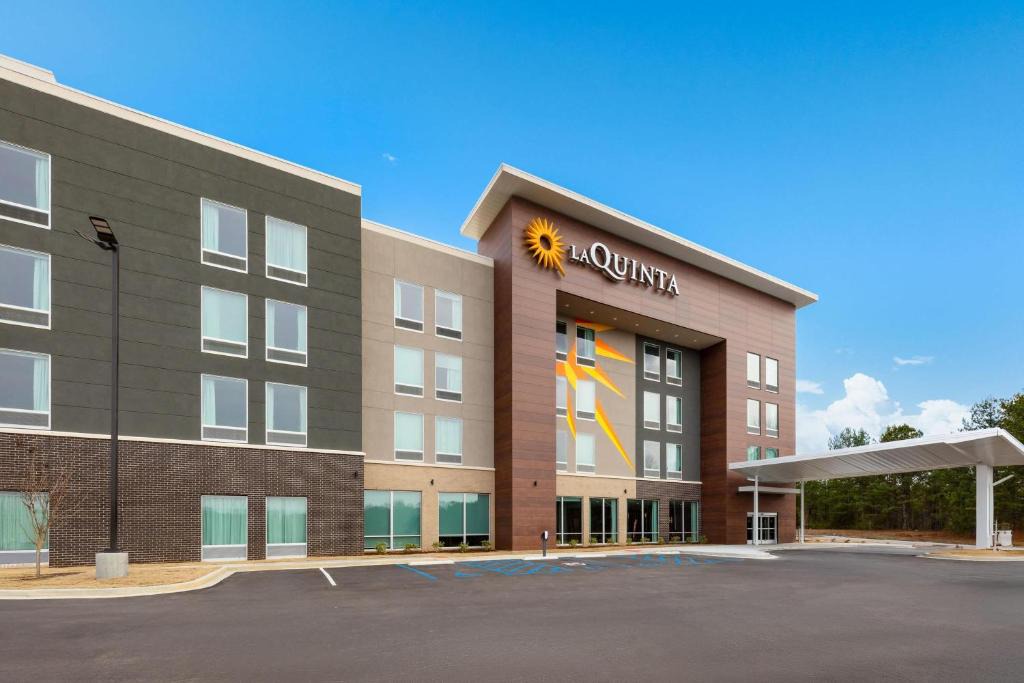 Athens Hotel | La Quinta Inn & Suites by Wyndham Athens I-65