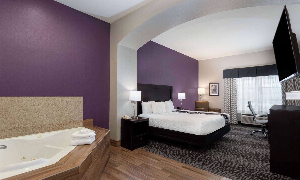 Madison Hotel | La Quinta Inn & Suites by Wyndham Huntsville Airport Madison