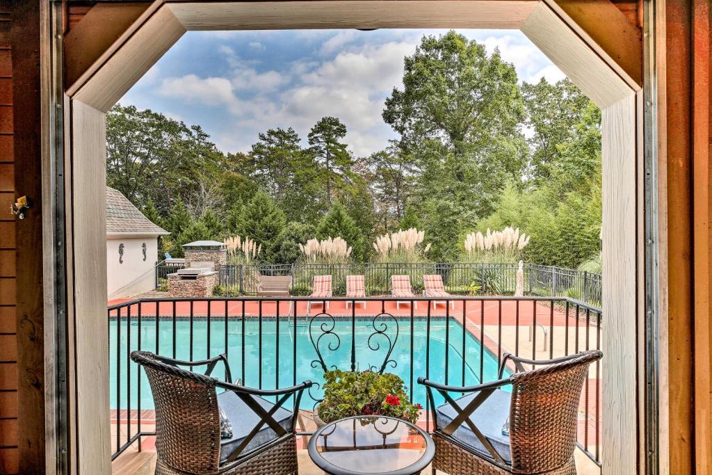 Cartersville Apartment | Lake Allatoona Area Studio w/Pool and Views!