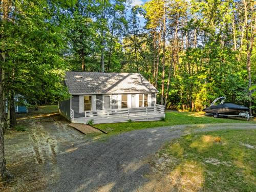 Blue Water Ski Chalet | Lake Anna Cottage w Community Beach & Boat Launch