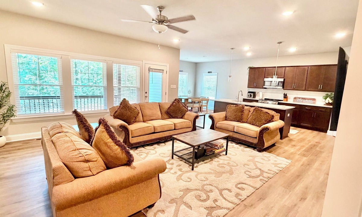Mineral House | Lake Anna Family Retreat, Sleeps 10, Beach & Boat Launch
