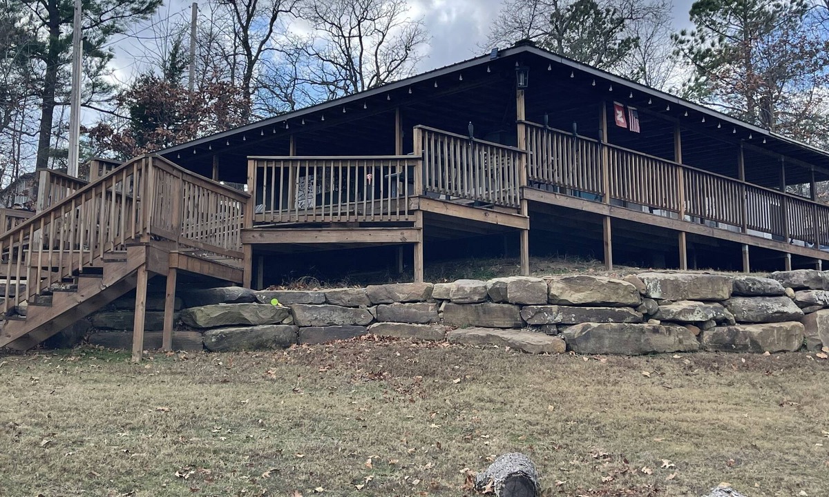 Texanna House | Lake Daze Lakefront Retreat- Sleeps 8 or more