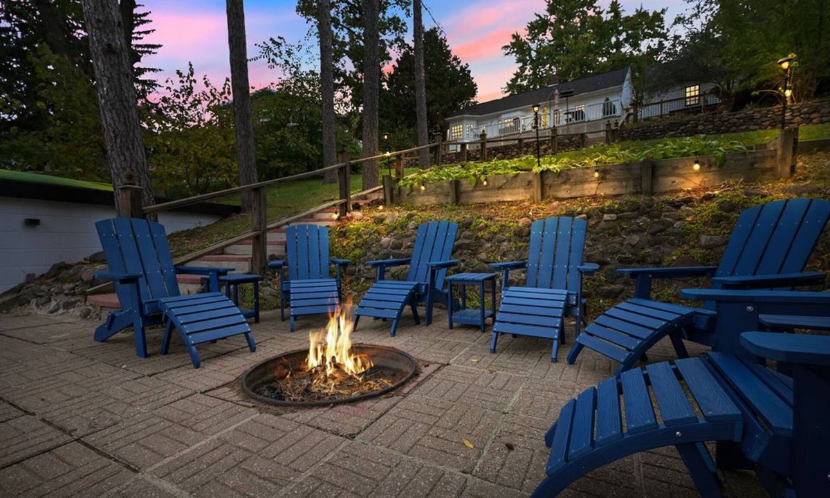 Lake Wissota Cottage | Lake Front Cottage with Amazing Firepit, Private Dock, Sleeps 6