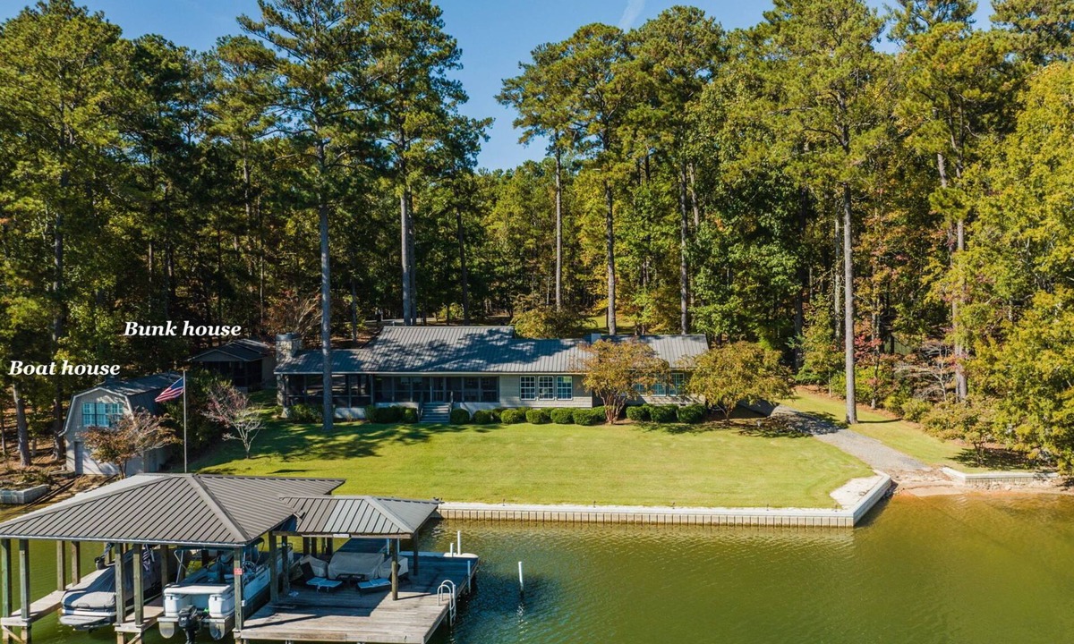 Coosa County House | Lake Martin Getaway- lake front- sleeps 24