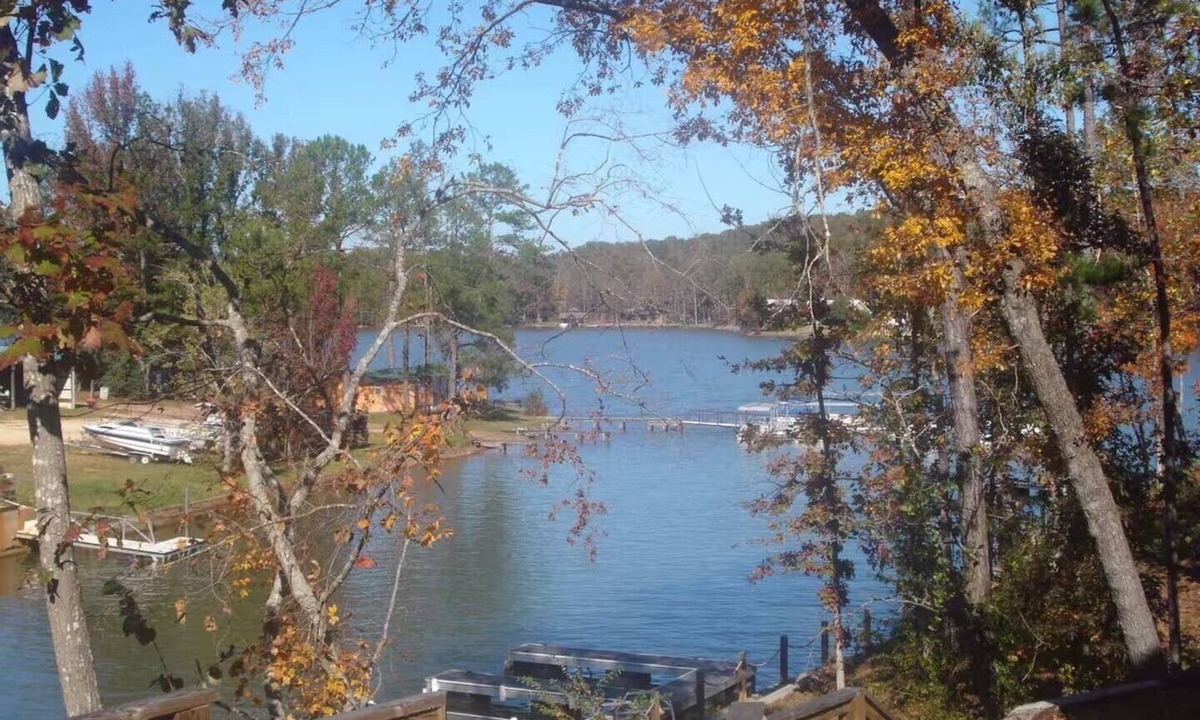 Dadeville Cabin | Lake Martin- Gorgeous Lake Cabin across from Chucks Marina with Boat Slip