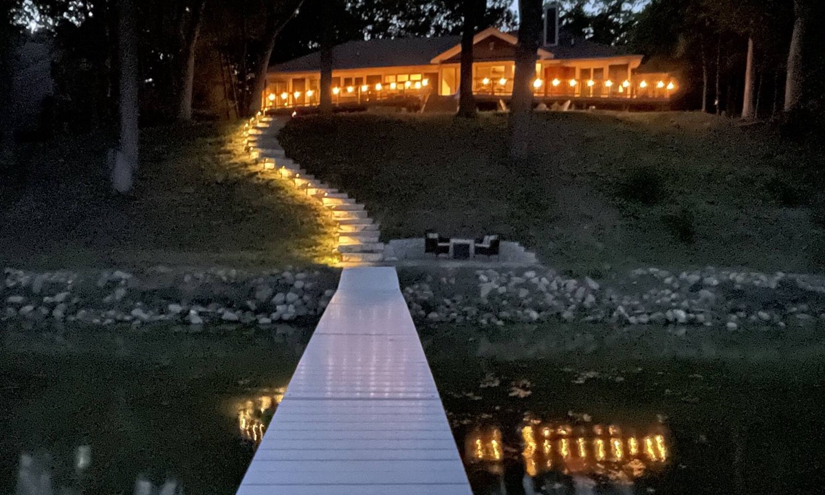 Eagle Lake House | Lakefront 4BR Retreat w/Fire Pit & Kayaks