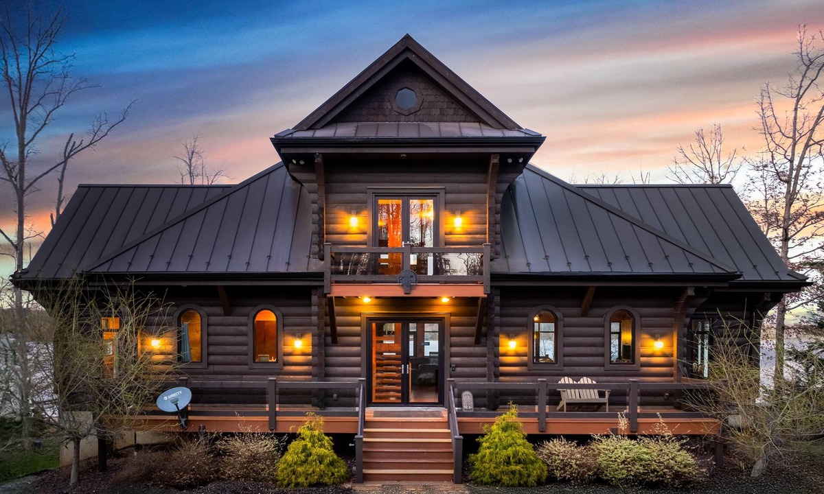 Mineral House | Lakefront Cabin w/Hot Tub, Boat Dock, WiFi, a Game Room & Firepit - Dogs OK