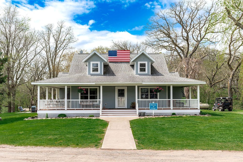 St Croix Falls Cottage | Lakefront Cottage Fully Equipped with Excellent Location in Saint Croix Falls, Wisconsin