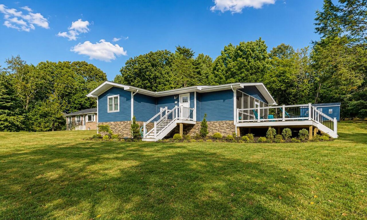 Mineral House | Lakefront, dog-friendly home with dock, paddleboards & firepit