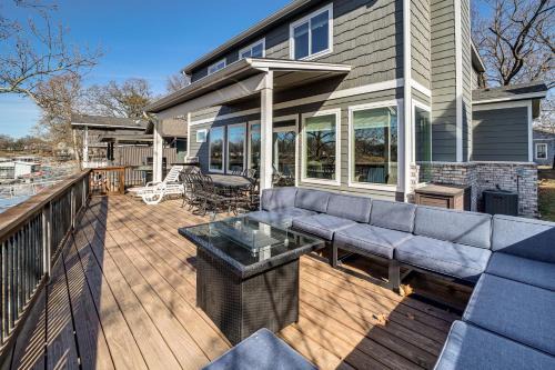 Vinita House | Lakefront Family Home w/Dock & Views in Vinita!