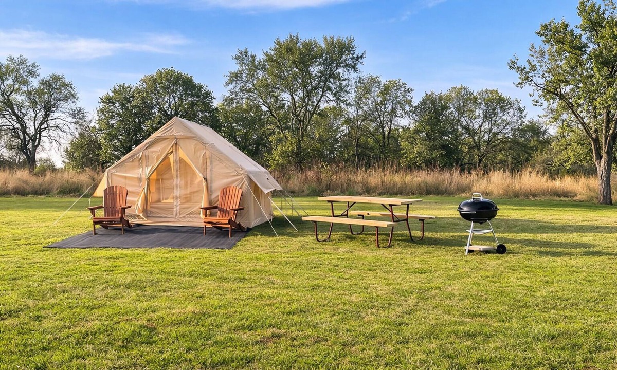 Madill RV Rental | Lakeside Glamping Retreat at Texoma Shores Resort