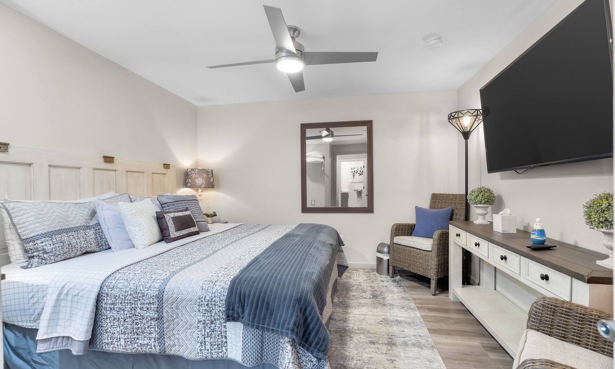 Delhi House | Lakeview Living - LOWER Living 2 - Vacation Rental