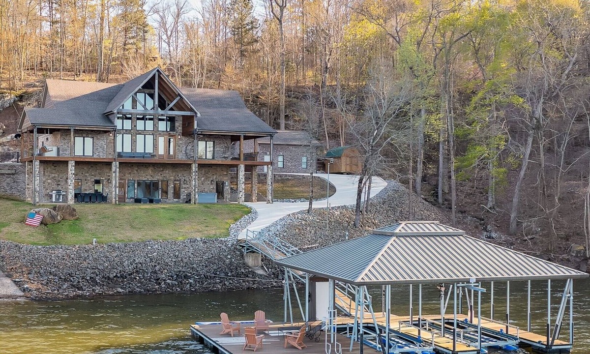 Arley House | "LAKEVIEW": No Steps, HOT TUB, Boat/Swim Dock, Elevator