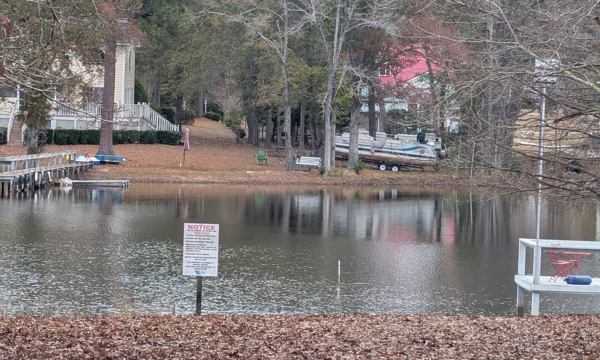 Summerton House | Lakeview Retreat, 3-BR home 2nd row on Lake Marion Summerton/Santee White Oak 1