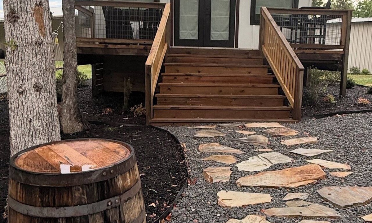 Grantsboro Cottage | Lamanto Cottage -Vineyard Farm Stay- 20 Min to Downtown New Bern or Oriental