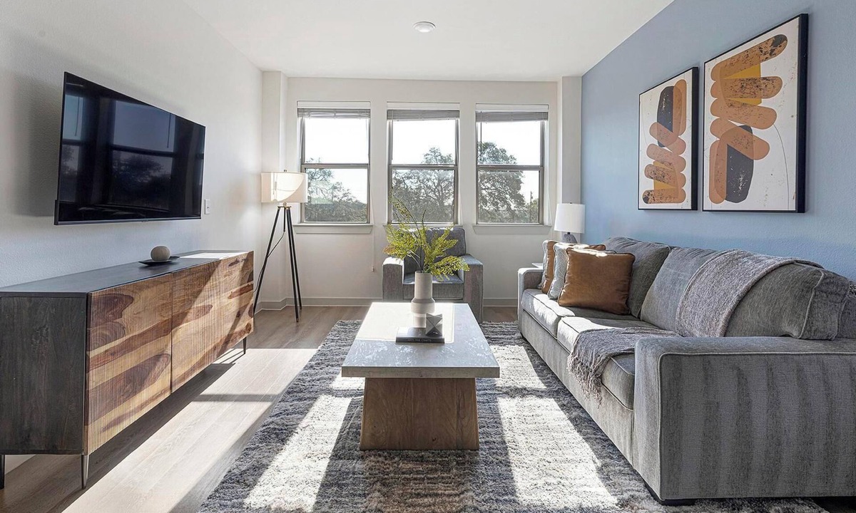 Lower Basin Lake Travis Apartment | Landing | Amazing 1BD, Pool, Gym