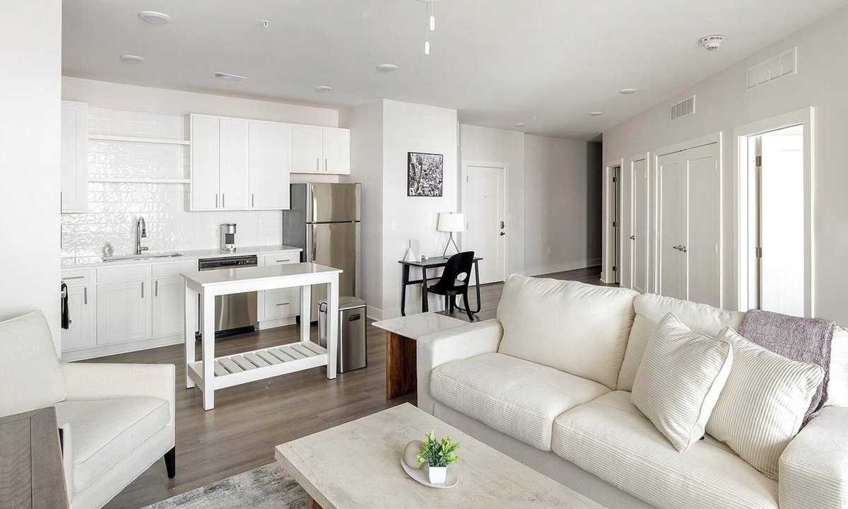 Belle Mina Apartment | Landing | Amazing 1BD, Pool, Courtyard