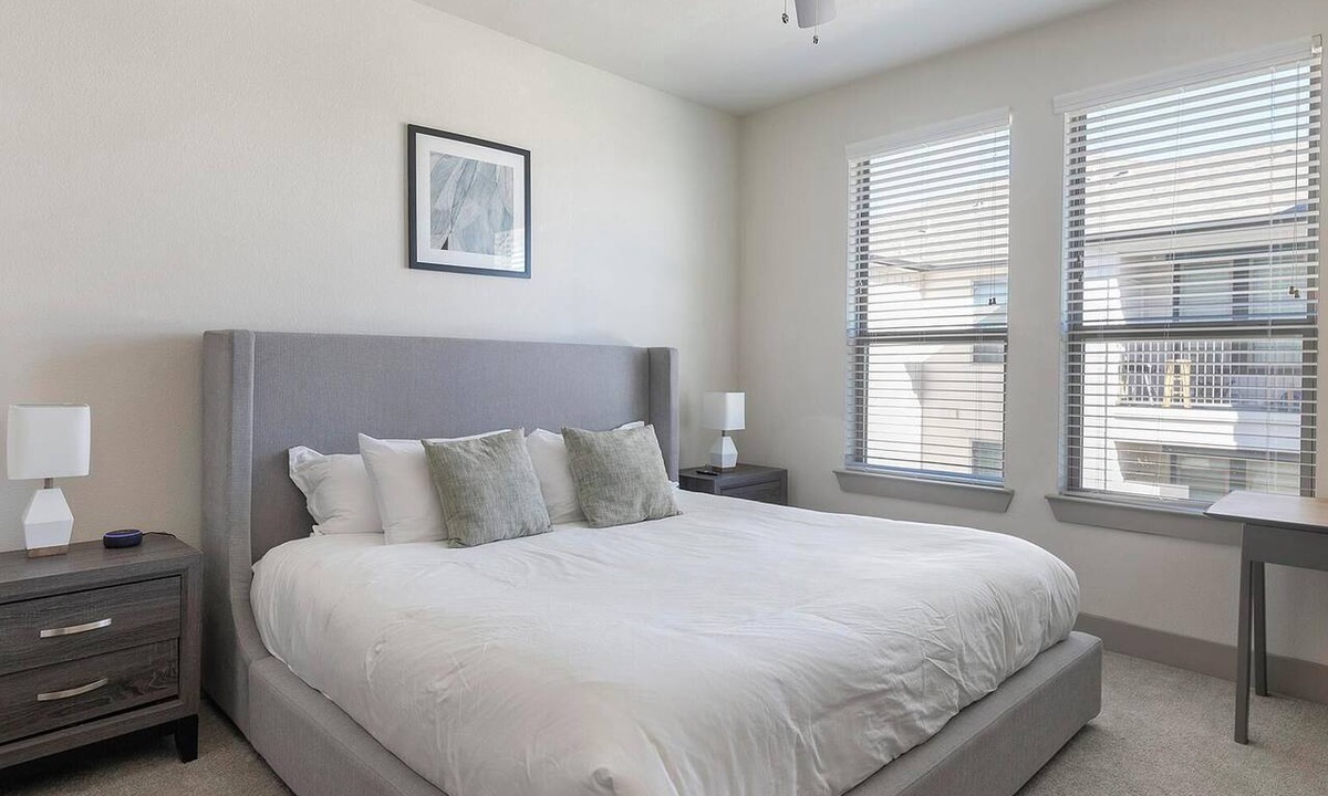 Manor Apartment | Landing | Amazing 2BD, Courtyard, Gym