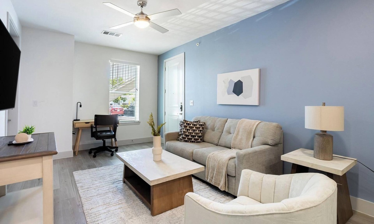Austin Apartment | Landing | Beautiful 1BD, Pool, Gym