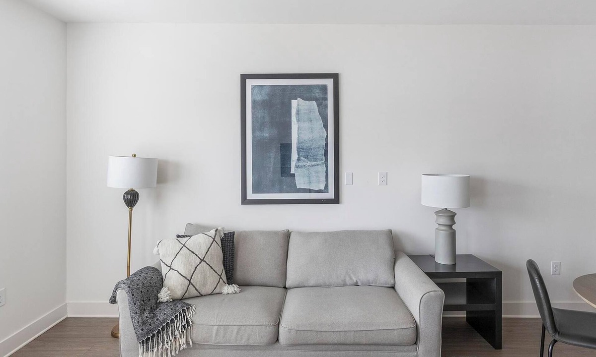 Athens Apartment | Landing | Chic 1BD, Gym, Pool