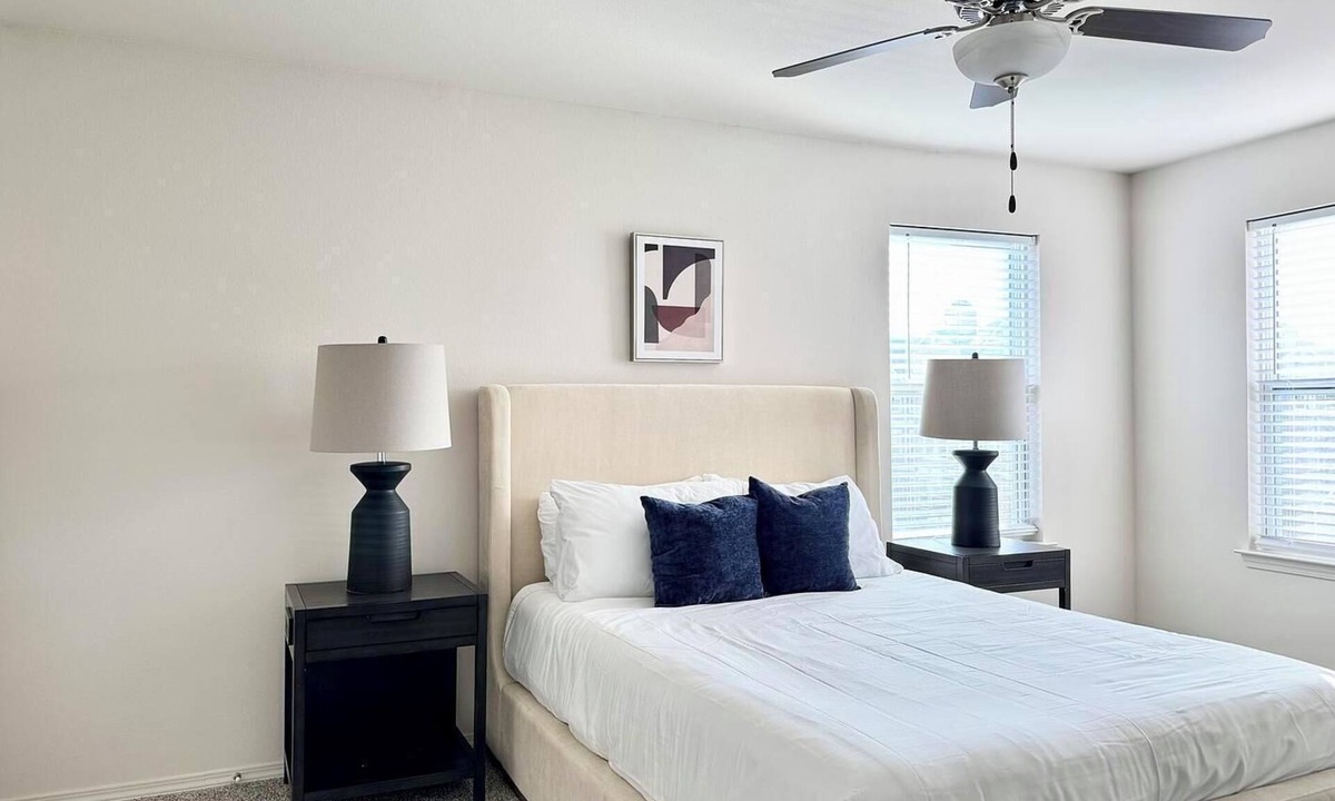 Belton Apartment | Landing | Incredible 1BD, Pool, Gym