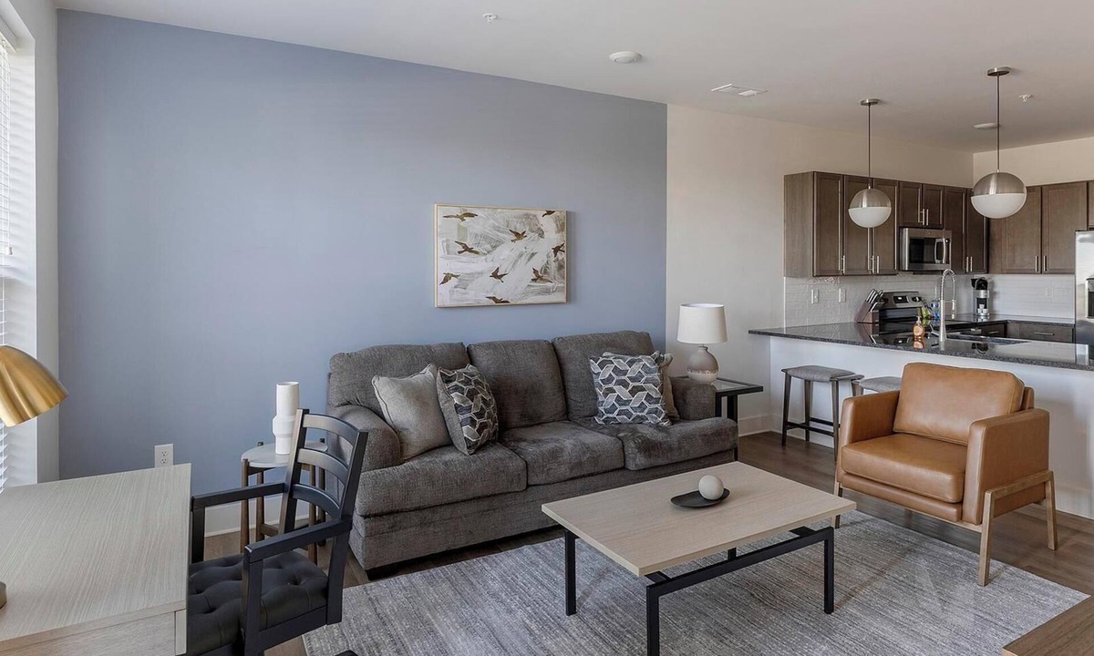 Madison Apartment | Landing | Modern 1BD, Pool, Gym