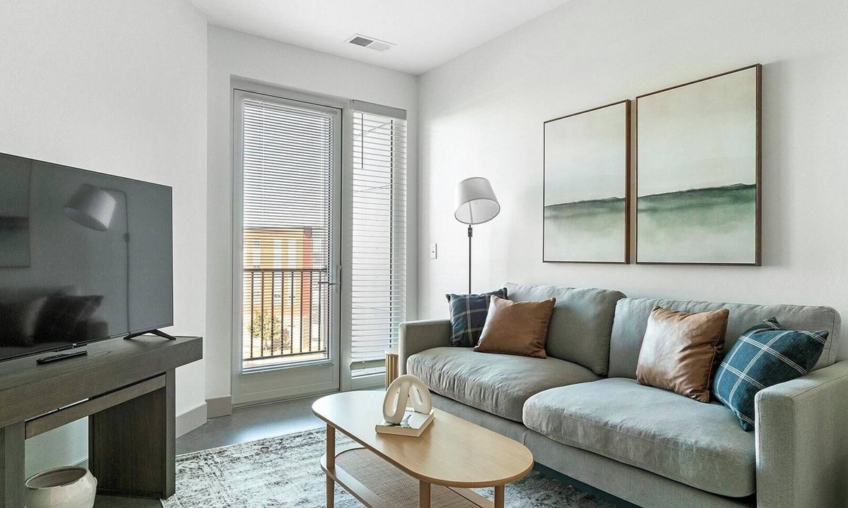 Richmond Apartment | Landing | Stylish 1BD, Pool, Clubhouse