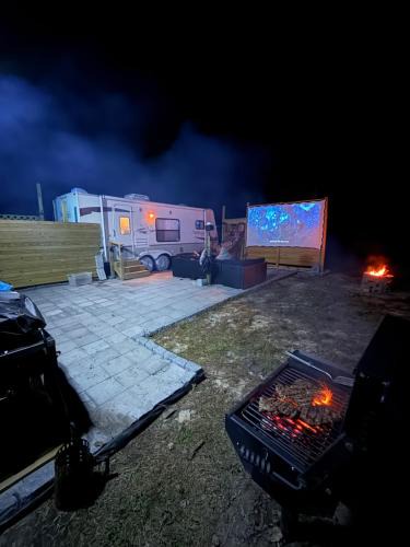 Columbia House | Lantern Acres Retreat