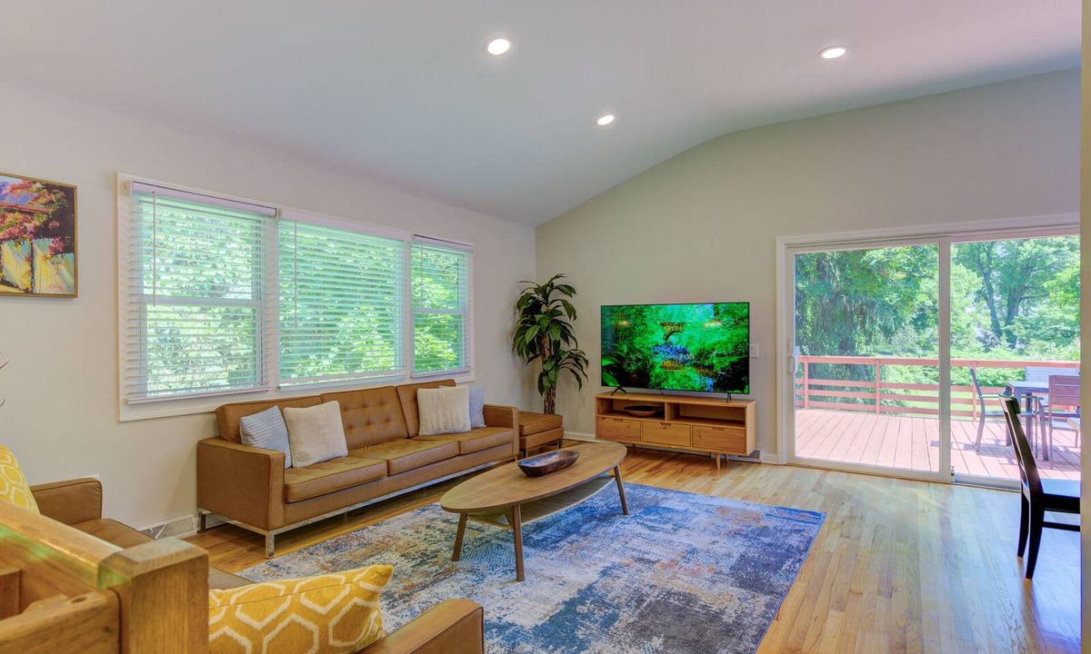 Princeton Junction House | Large 5BR House w/Backyard, Deck, and Patio