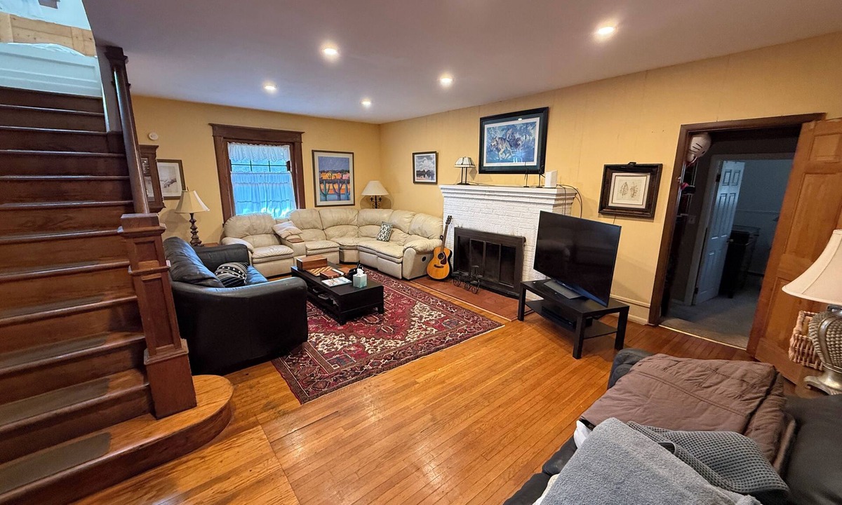 Pitman House | Large 7 bedroom Colonial with in-law suite near Rowan University