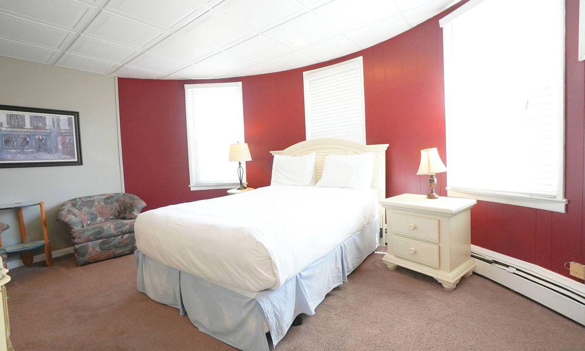 Ventnor City Hotel | Large Hotel Room 250 feet from the boardwalk and beach.